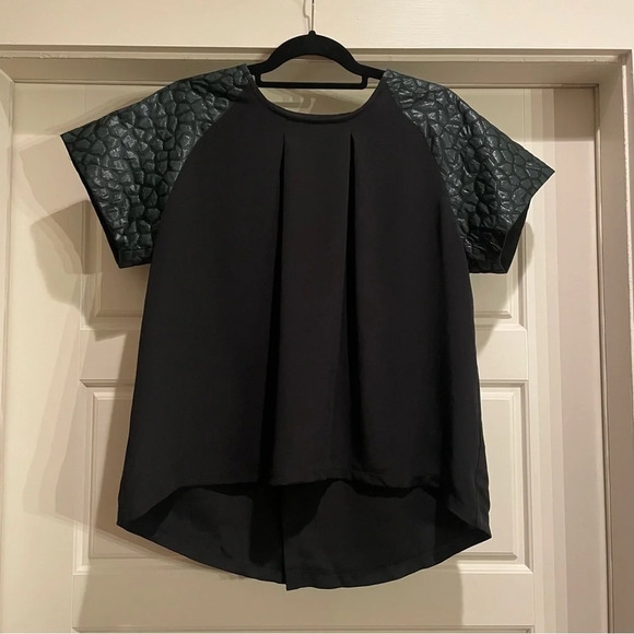 Hunter Bell Split Back Embossed Sleeve Silk Blouse Size Medium - Picture 1 of 11